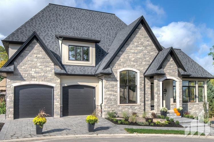 Full-Bed-Stone-Arriscraft-Building-Stone-Fresco-Ontario-Silverado-4